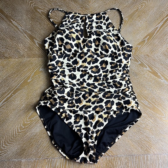 Ellen Tracy Other - ELLEN TRACY One Piece Leopard Print Swimsuit 10